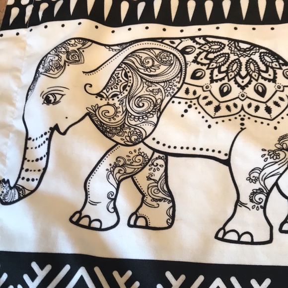 Elephant 🐘 inspired whimsical set of two pillowcases/shams - Picture 7 of 11